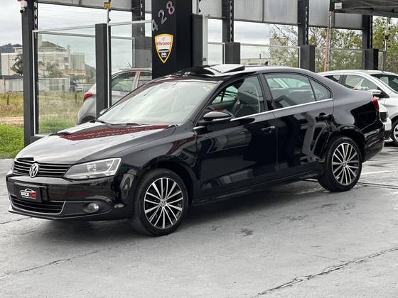 VOLKSWAGEN JETTA 2.0 TSI HIGHLINE 200CV GASOLINA 4P TIPTRONIC VOLKSWAGEN JETTA 2.0 TSI HIGHLINE 200CV GASOLINA 4P TIPTRONIC